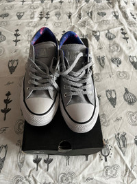 Girls Converse Shoes (NEW) Size 6.5