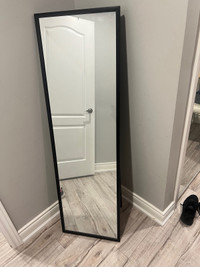 Standing mirror