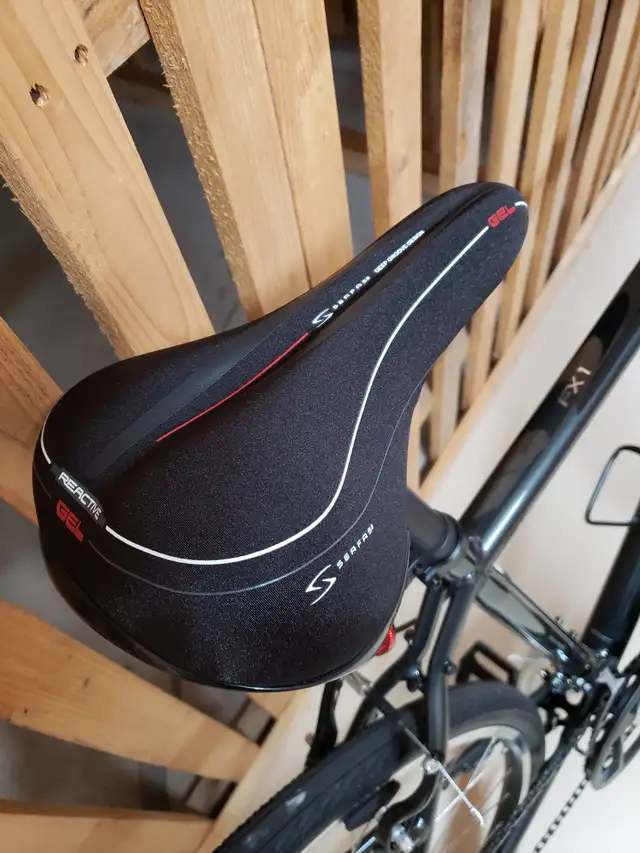 Velo Trek FX1 très bon état in Road in Lévis - Image 7