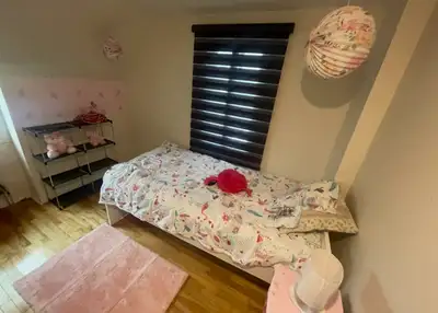 Je propose une chambre propre et entièrement meublée à louer pour 650$ par mois, tout inclus (chauff...