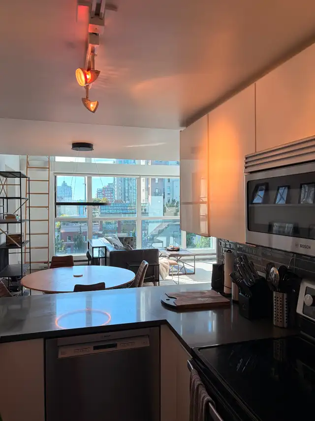Large NYC style loft - Yaletown in Long Term Rentals in Vancouver - Image 6