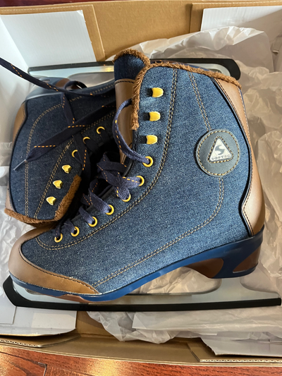 Women's limited edition Jackson Softec Skates - As New - Size 8, View more