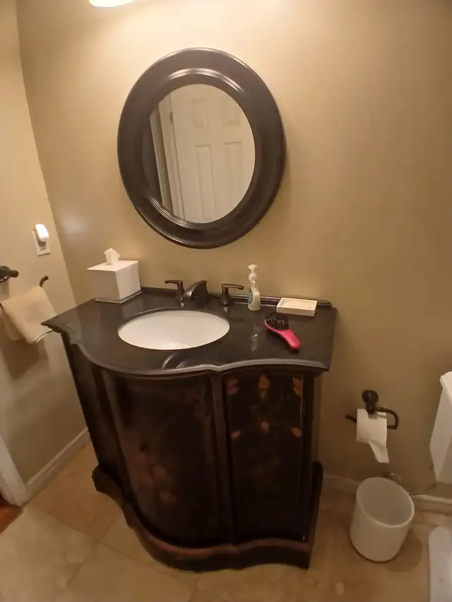 Bathroom Vanity & Sink in Plumbing, Sinks, Toilets & Showers in Oakville / Halton Region - Image 5