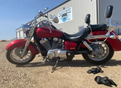Selling my 2008 Honda Shadow 750 with 90,449 km. Great, reliable cruiser that runs strong and looks...