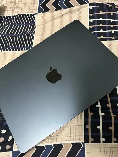 Selling my MacBook Air M2 512GB as I’m upgrading to a new one. It’s in excellent condition, works pe...