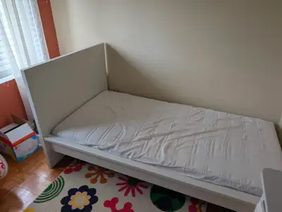 Child's bed & mattress, View more