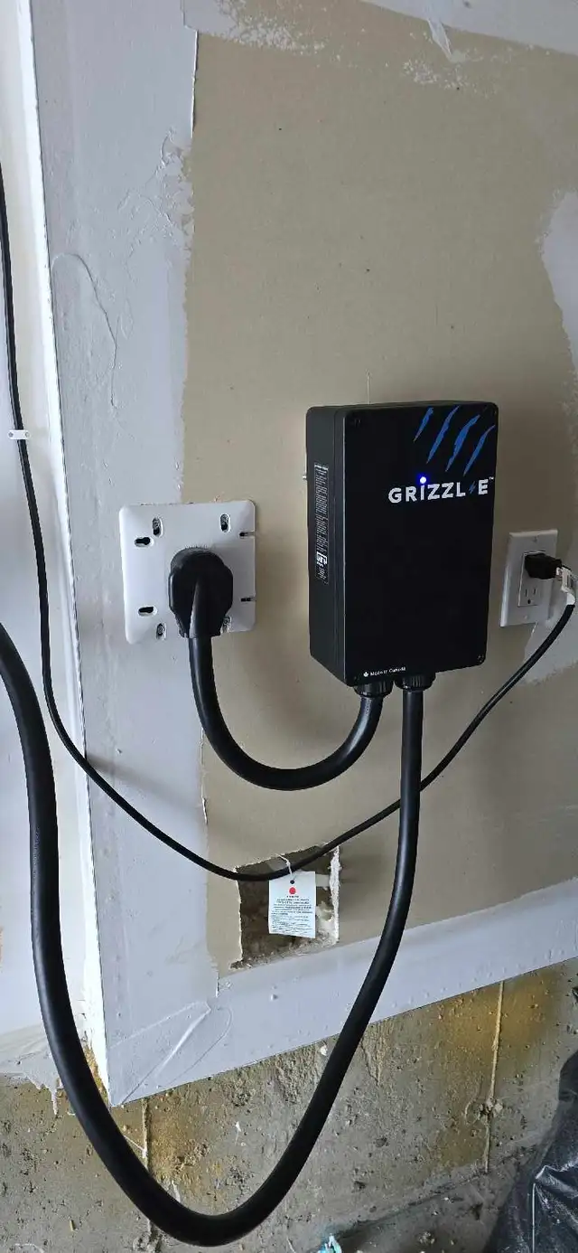 licensed electrician 574686703996129281