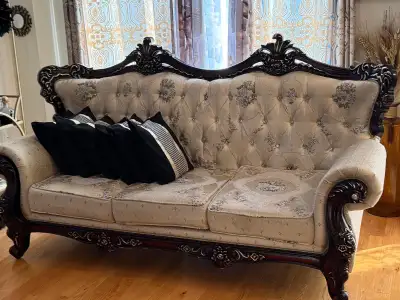Elegant Luxury 3-Piece Sofa Set – Excellent Condition, View more