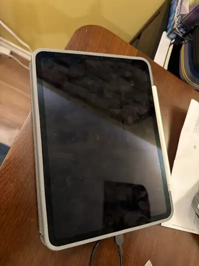 Apple iPad Pro 11 inch 512 Gb and Apple Pencil, View more