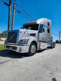 2009 Volvo VT880 