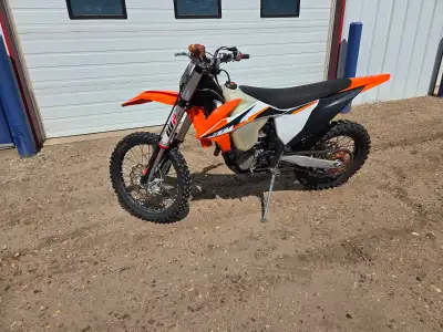 Well maintain, Purchased new in 21, recently the forks were completely rebuild, the rear shock was c...