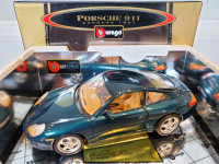 1:18 Diecast Burago 1997 Porsche 911 996 Carrera Coupe Green
