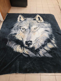 Blanket wolf 100 percent plauester and cotton beautiful blanket 