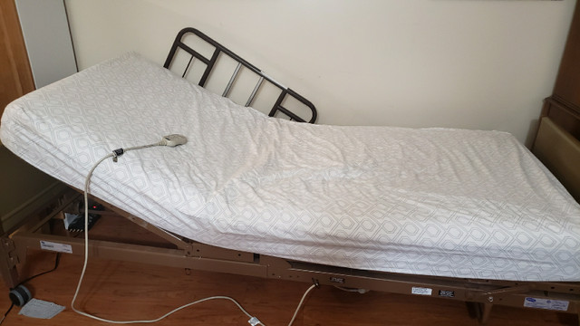 Hospital bed plus in Health & Special Needs in Kingston - Image 2