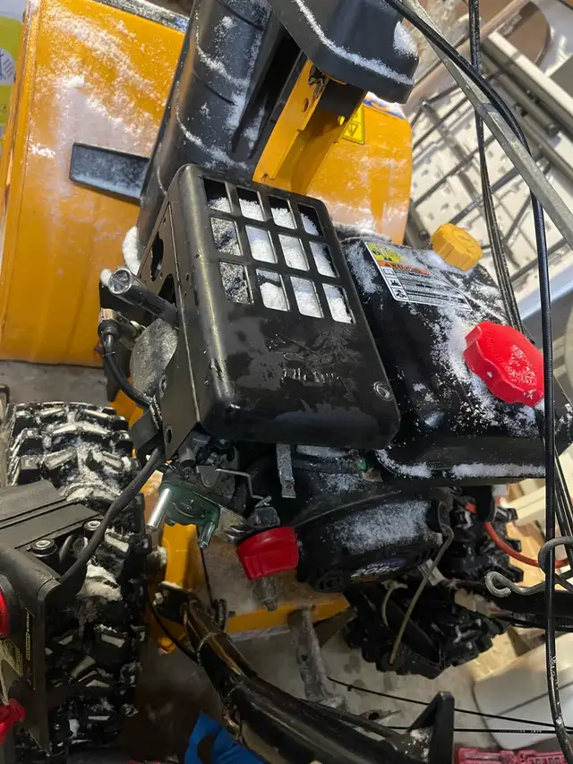 Professional snowblower repair in Ajax in Snowblowers in Oshawa / Durham Region - Image 6