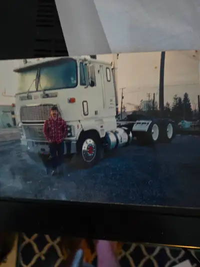 I have 35+ yrs of class 1 experience! I have 0 accidents or incidents and am very easy on equipment!...