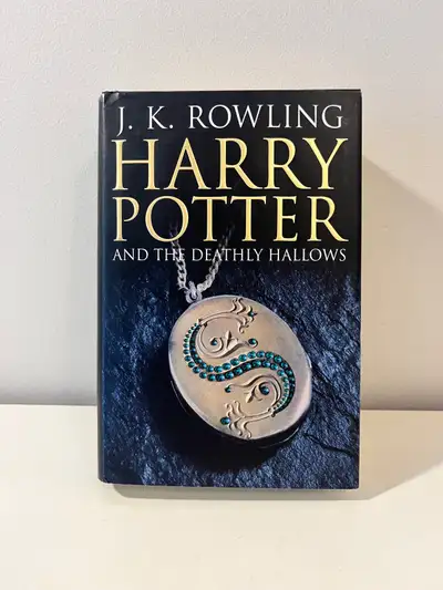 Harry Potter and the Deathly Hallow hardcover 2007, View more