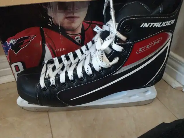 Ice skates and inline skates in Skates & Blades in Ottawa - Image 6