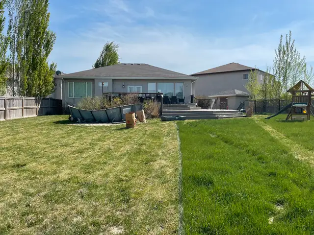 Lawn Mowing Starting at 100$ a month63005663189633124