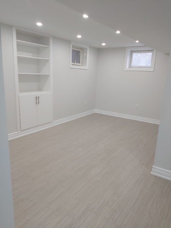 Ground floor room for rent Ajax.(westney and Rossland) Short Term