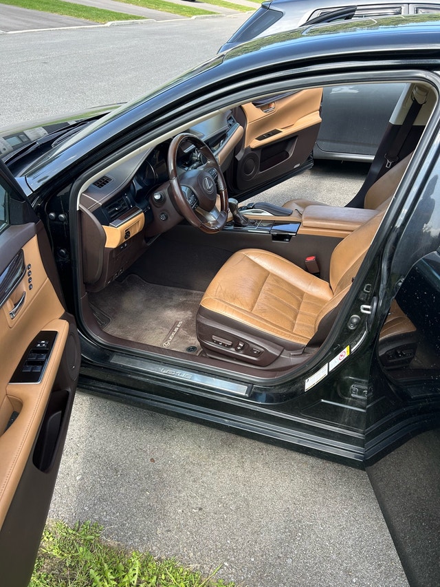Lexus ES 350 reconstruit