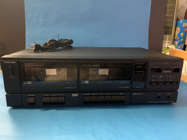 Vintage 80s TOSHIBA STEREO CASSETTE DECK PC-5827 $45 in Arts & Collectibles in Markham / York Region - Image 3