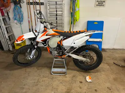 2015 ktm 450 xcf woods bike. Boyseen water pump, skid plates, link guard, lithium battery, Mitas tir...