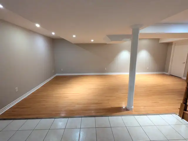 MILTON 3 Room, 2 Bath, 3 Parking Huge Basement Apt. Avlbl Nov. 1