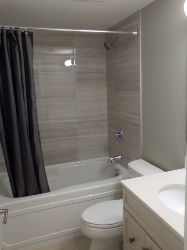 Room for Rent with Attached Bathroom Room Rentals & Roommates