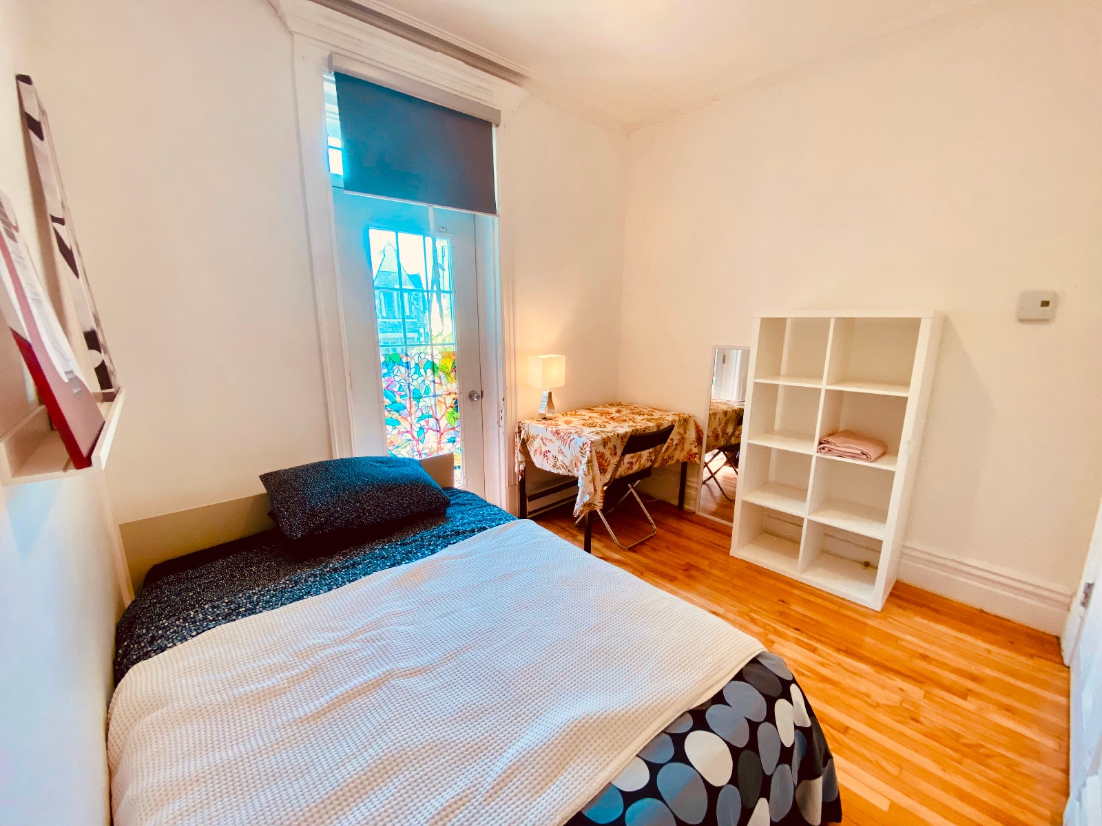 A Very Nice Room Downtown Montreal — photo 2