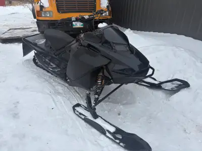 I selling my 2020 skidoo 600RS sled has been good to me runs and drives great has picked track loo b...