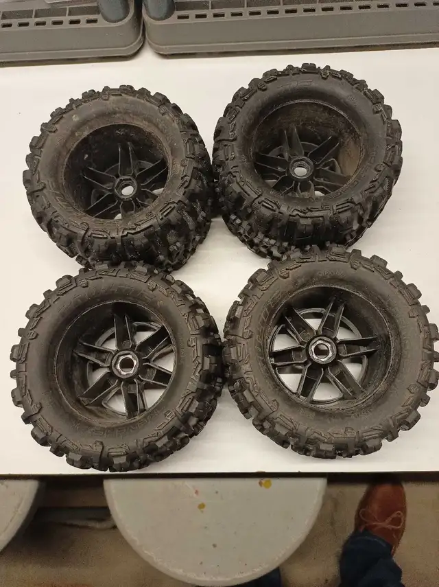 Proline Trenchers 1/8 scale RC tires in Hobbies & Crafts in Barrie - Image 3