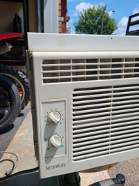 Good size Window air conditioner 5200 BTU/h