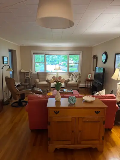 Large 2 bedroom close to all amenities in Kentville