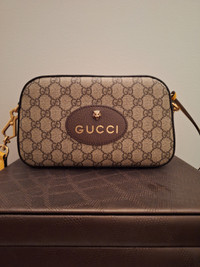 Gucci NEO VINTAGE GG SUPREME MESSENGER BAG
