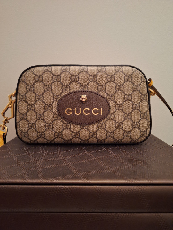 Gucci NEO VINTAGE GG SUPREME MESSENGER BAG in Men's in Oshawa / Durham Region