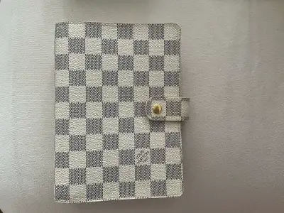 Stunning Louis Vuitton agenda planner medium size , View more