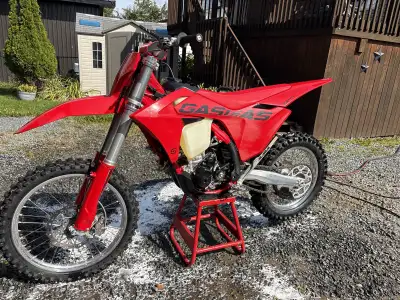 Considering the sale of my 2025 gas gas ex250f with 6.7 hours on it It is like new with the exceptio...