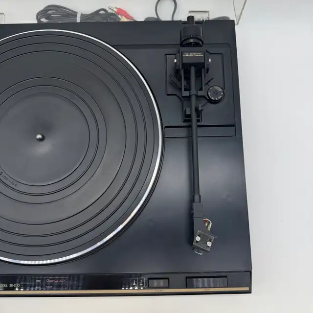 Vintage Toshiba SR‑D33 Quartz Lock Direct Drive Turntable in Stereo Systems & Home Theatre in City of Toronto - Image 5
