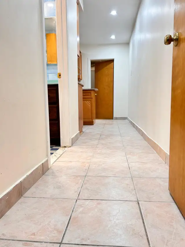 Studio for rent at the heart of the city in Long Term Rentals in City of Montréal - Image 6