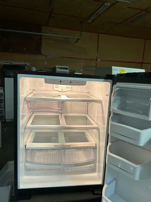 GE Stainless Stell Refrigerator - No issues in Refrigerators in Kitchener / Waterloo - Image 11
