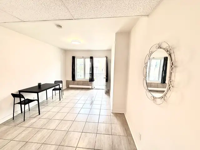 All-inclusive and furnished 2 1/2 apartment – St-Michel metro