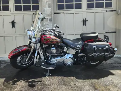 Heritage Softail 2013. Beautiful and comfortable ride. Custom HD Paint set 66/200. Diamondback cable...