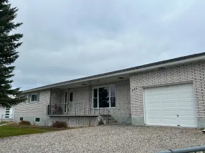 Located in Geraldton, Ontario in a friendly cul de sac close to schools, hospital and downtown secto...