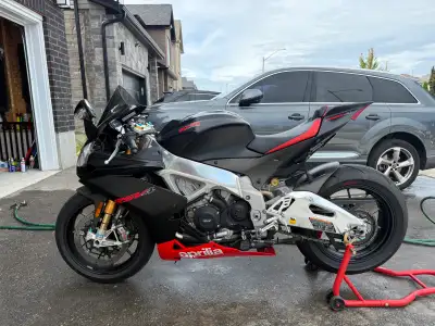 2014 Aprilia Rsv4 Factory Very well sorted in terms of maintenance Sc project exhaust Race map Zero...