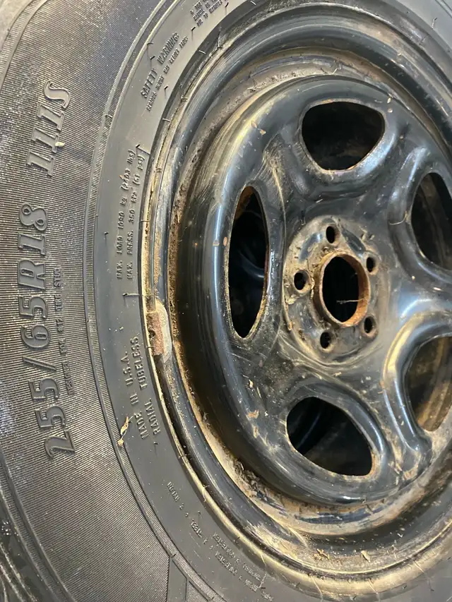 goodyear wintercommand 255/65r18 set of 4 in Tires & Rims in Bedford - Image 4