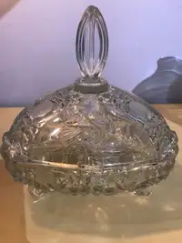 Beautiful bonbonnière candy dish