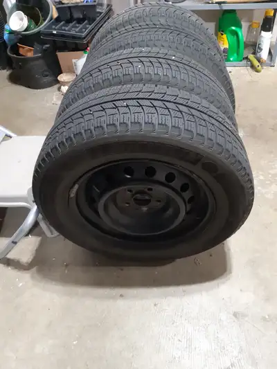 Number of Tires: 4 Tire Size: 195/65 R 15 Brand: Michelin Price: Free pickup The 4 rims are OK, the...