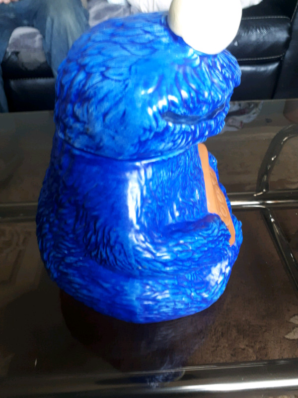 1970 muppets sesame street cookie moster cookie jar  in Arts & Collectibles in Oakville / Halton Region - Image 4