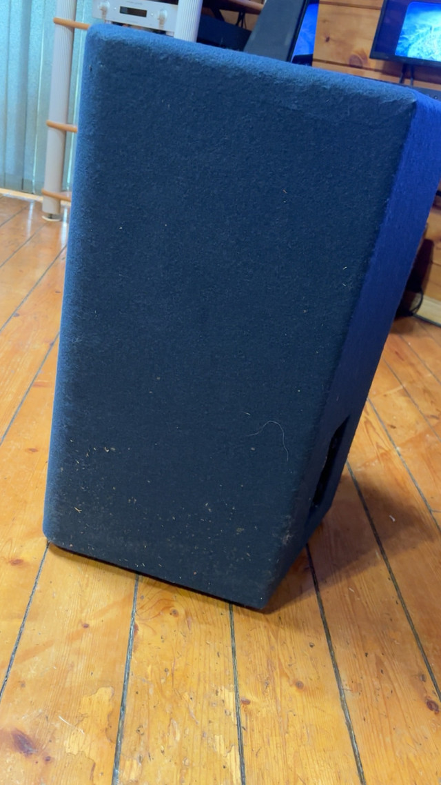 2 yorkville pulse pl12 150 watt in Speakers in Dartmouth - Image 2